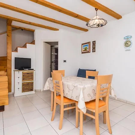 Hébergement de vacances House Romanca